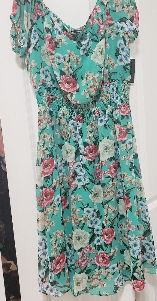 Spring dress - Picture 1 of 3